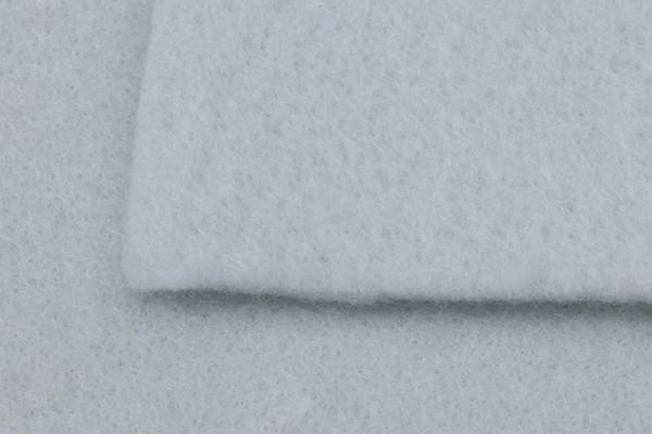 高强加筋土工布应该怎么加硬度呢