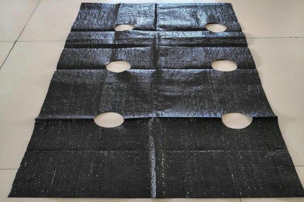 打孔防草布使用注意事项